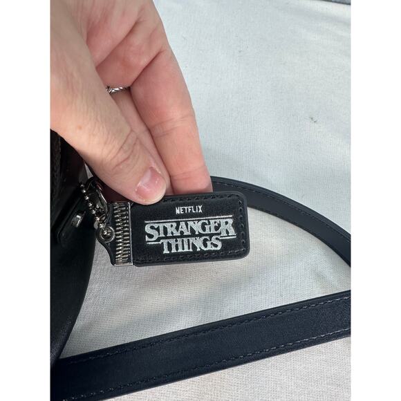 Bioworld Stanger Things HellFire Club Heart Shaped Crossbody Purse Grunge RARE - Picture 4 of 11